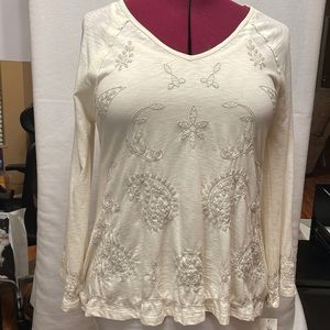 NWT Style & Co. cream long sleeve v neck knit top w/ paisley embroidery. Size M